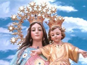 Virgen María Auxiliadora y el niño